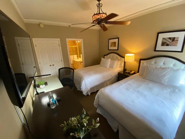 Kensington Park Hotel image 13